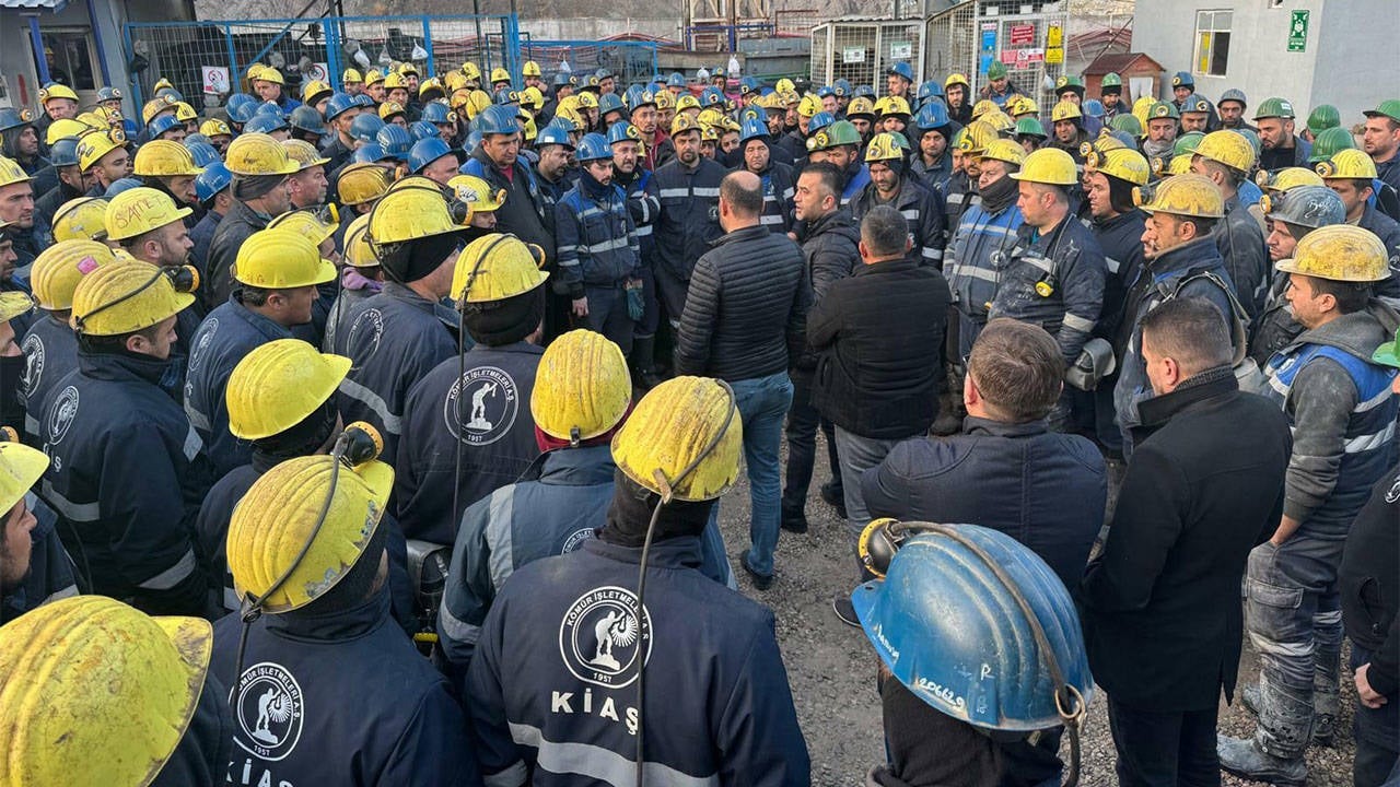 500 madenci, özelleştirmeye karşı kendilerini yer altına kapattı