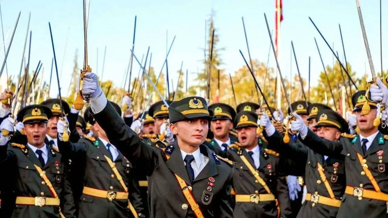 Üç teğmen daha TSK’den ihraç talebiyle disipline sevk edildi