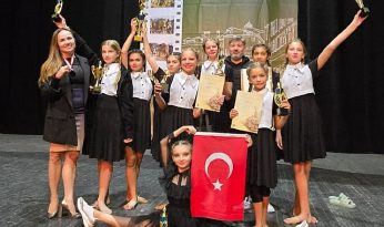 Kemer’in dansçılarından büyük başarı