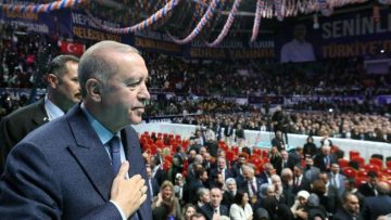 Erdoğan asgari ücret tepkilerine ‘birileri çatladı’ dedi: ‘Fahiş fiyatları boykot edin’