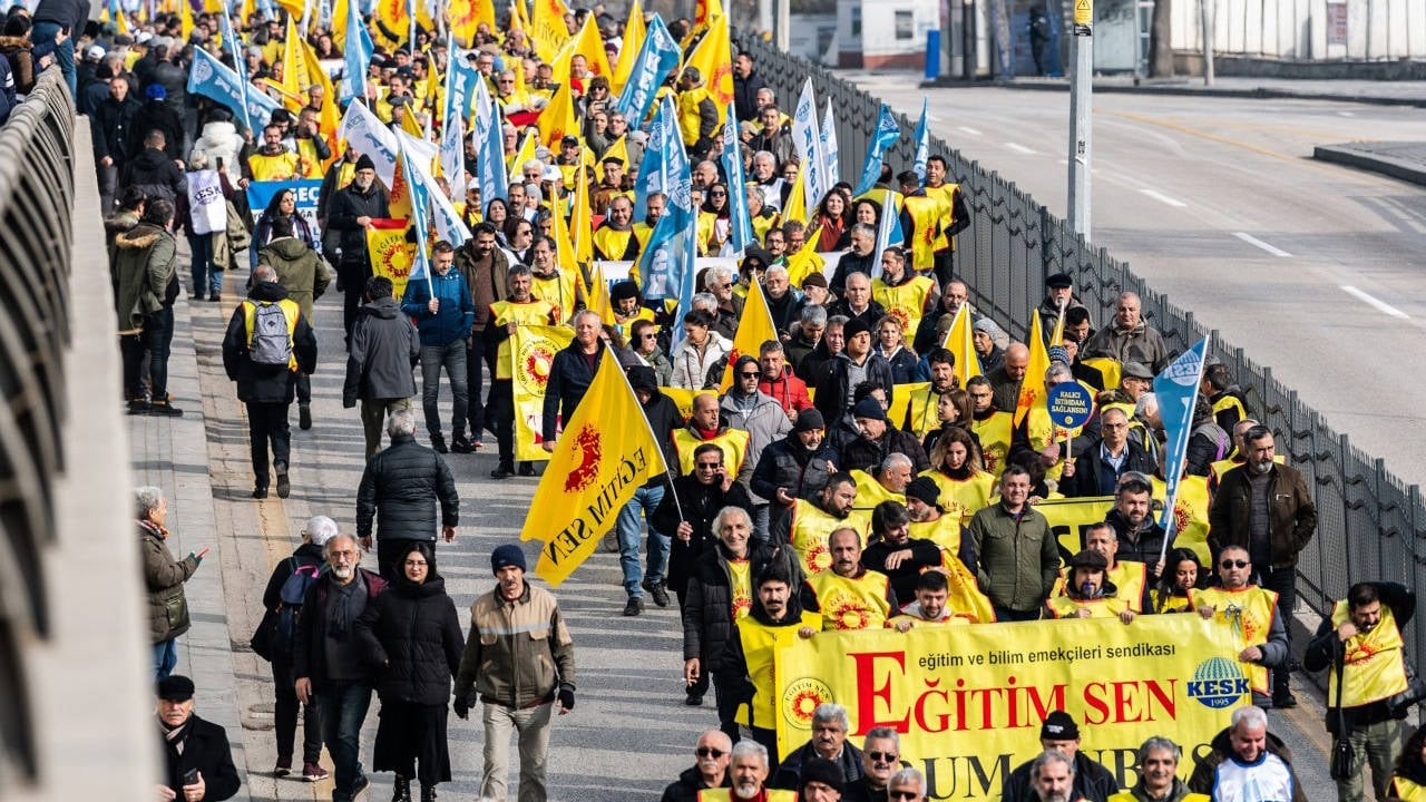 Emekçiler ülkenin dört bir tarafında iş bırakacak: Rejime karşı mücadele