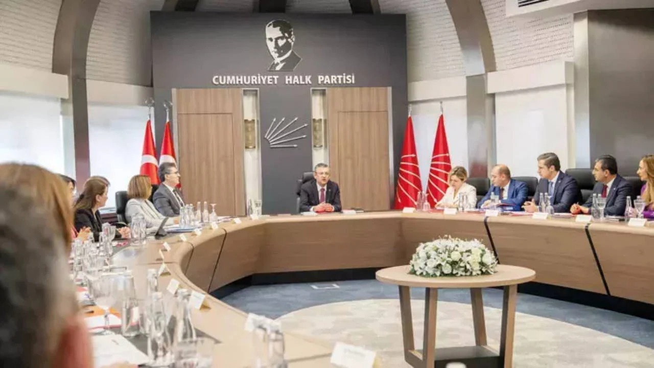 CHP’de erken seçim ve adaylık bilmecesi