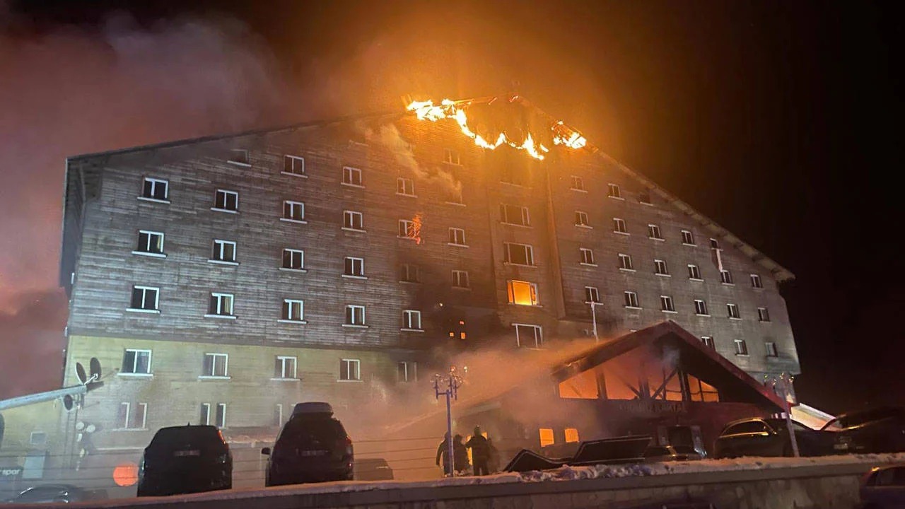 Kartalkaya’da otelde yangın: 6 kişi öldü, 31 kişi yaralandı