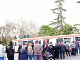 AKP’nin Ülkeyi Getirdiği Nokta: Ucuz Simit Kuyruğu