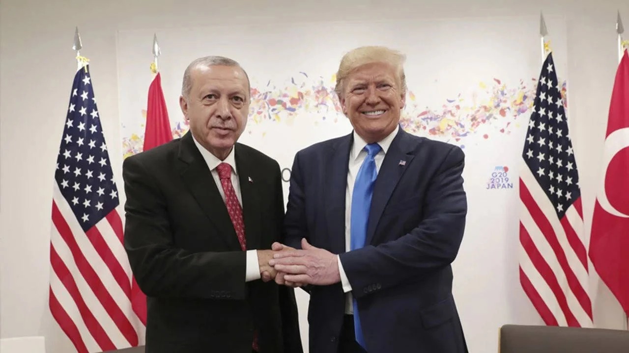 Saray makyaj tutmaz