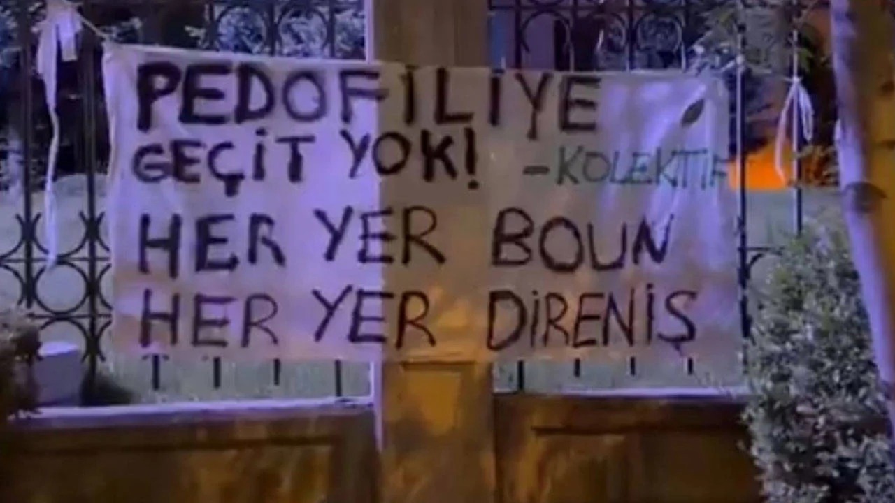 Diyanet İşleri Başkanlığı’na pankart asıldı: “Pedofiliye geçit yok, her yer BOÜN”