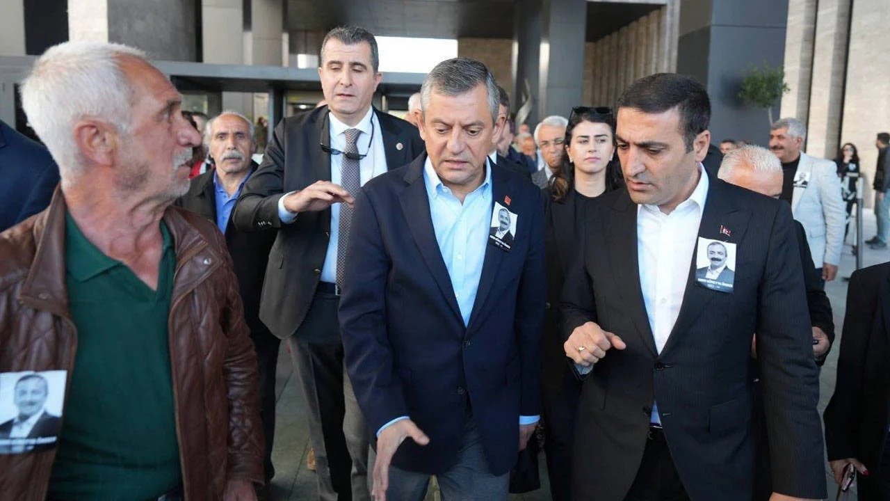 ÜLKE TARİHİ BU OYUNLARLA DOLU… AZMETTİRİCİYİ HERKES BİLİYOR…